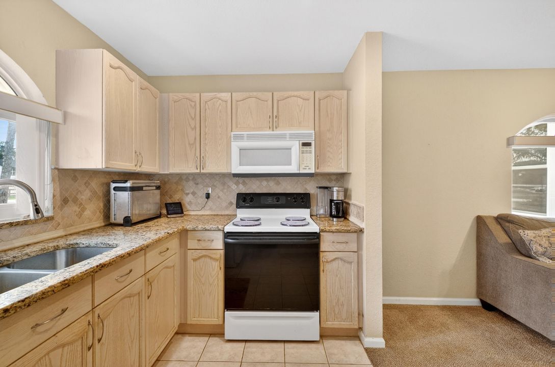 For Sale: $950,000 (4 beds, 3 baths, 3086 Square Feet)