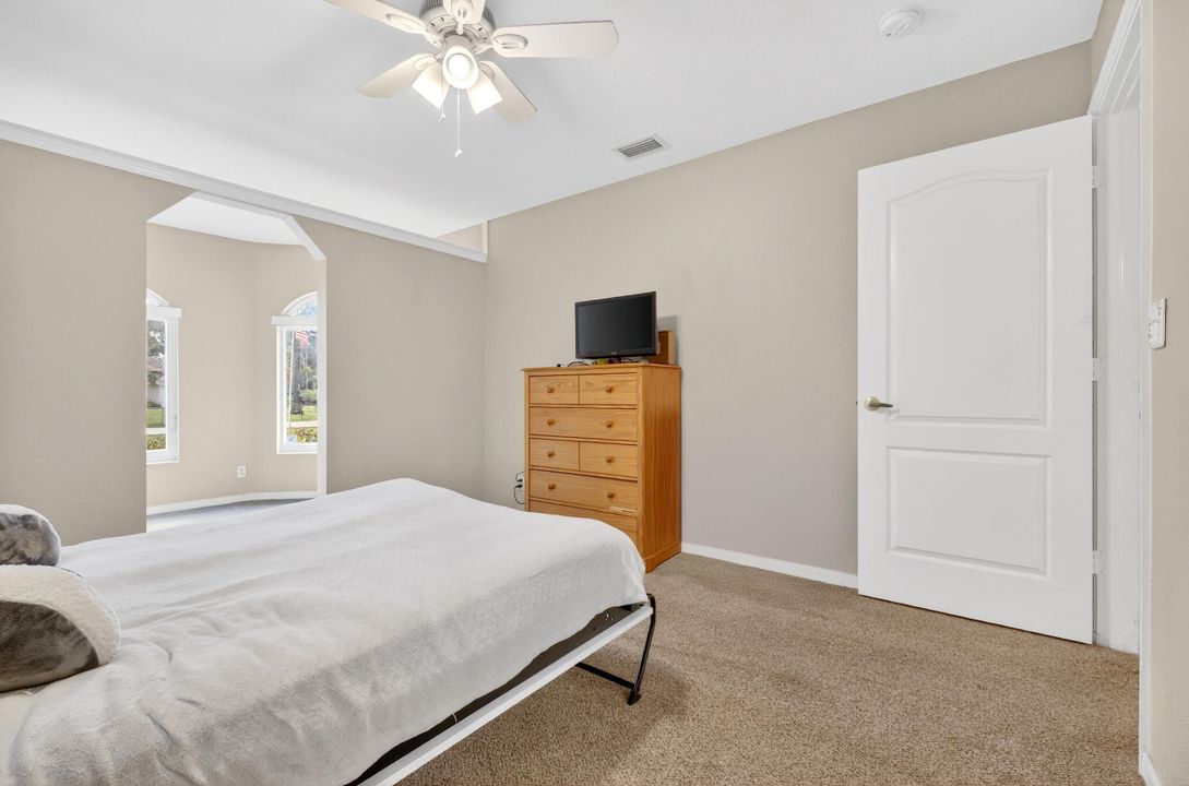 For Sale: $950,000 (4 beds, 3 baths, 3086 Square Feet)