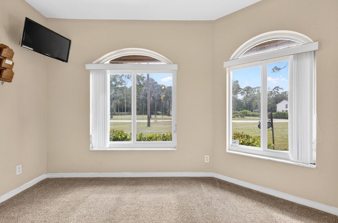 For Sale: $950,000 (4 beds, 3 baths, 3086 Square Feet)