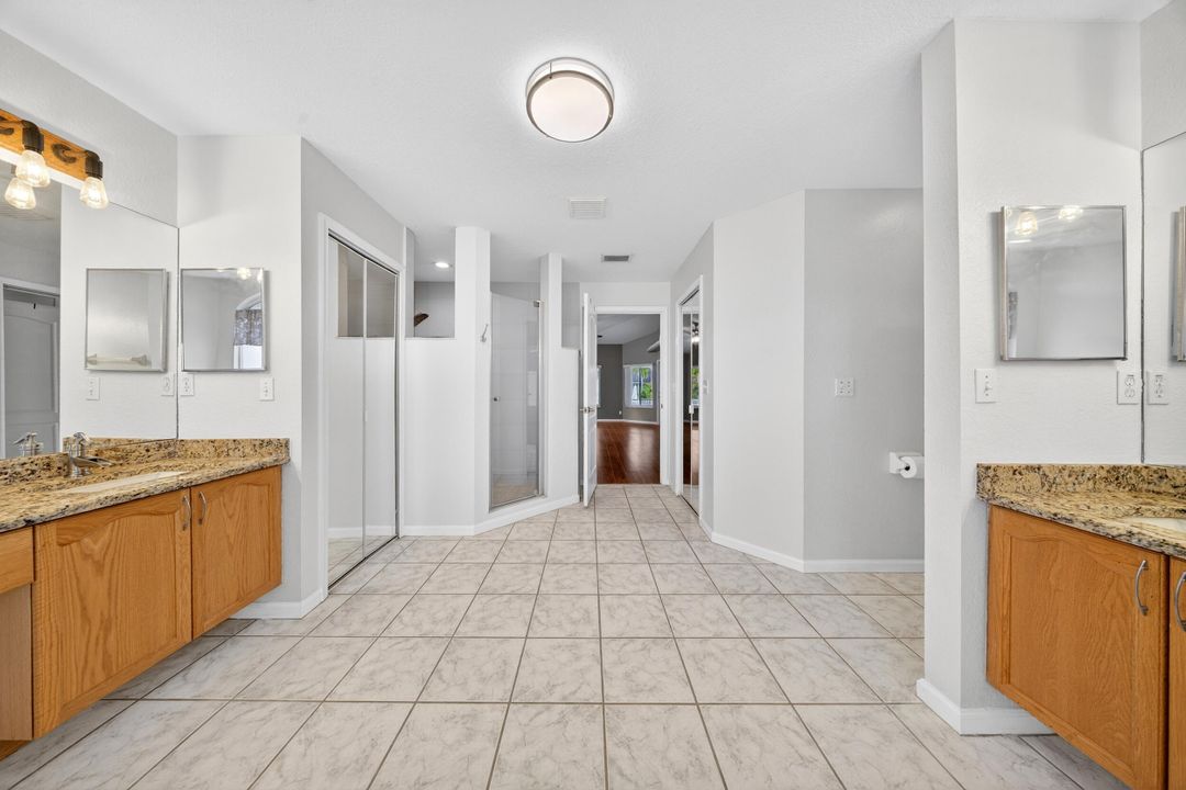 For Sale: $950,000 (4 beds, 3 baths, 3086 Square Feet)