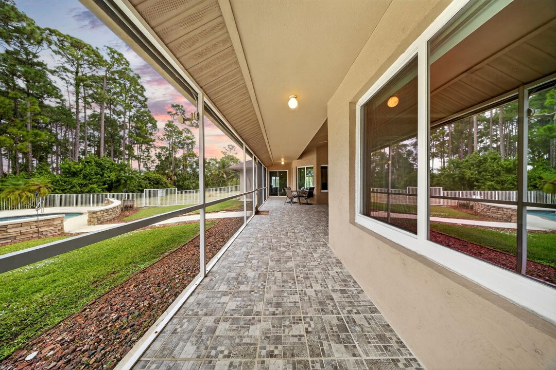 For Sale: $950,000 (4 beds, 3 baths, 3086 Square Feet)