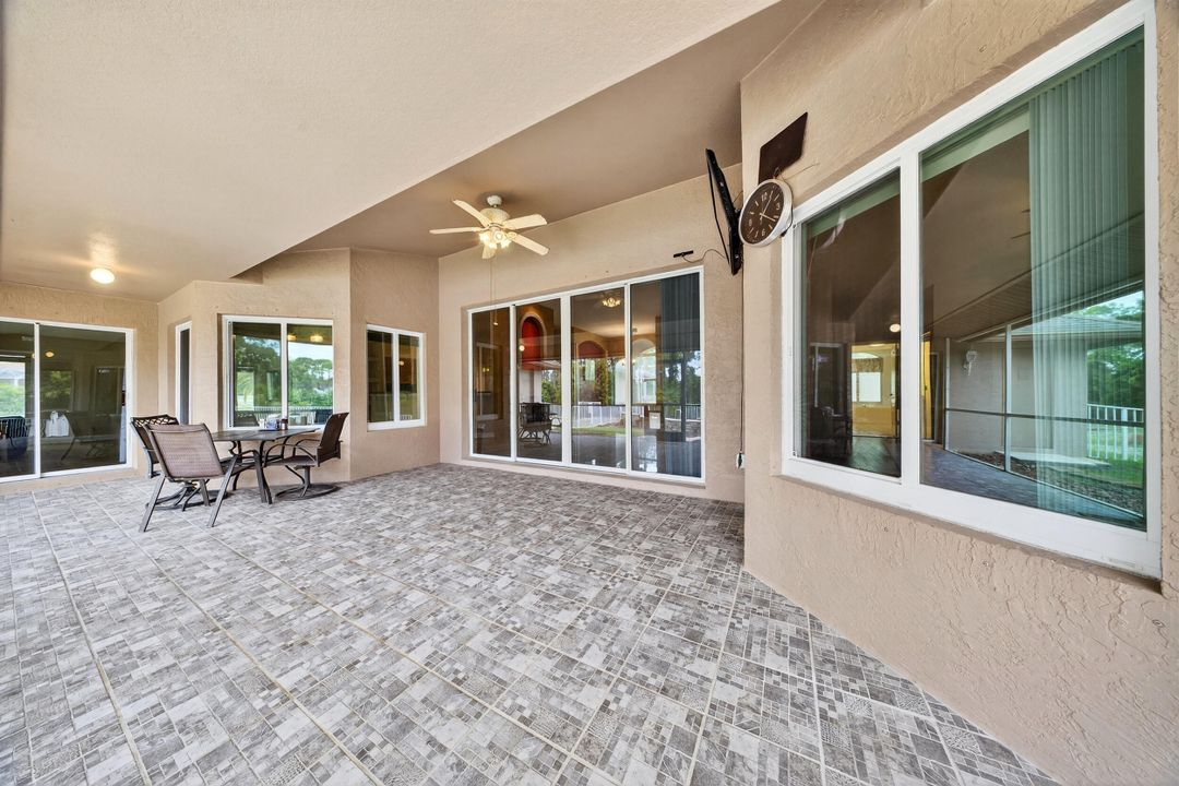 For Sale: $950,000 (4 beds, 3 baths, 3086 Square Feet)