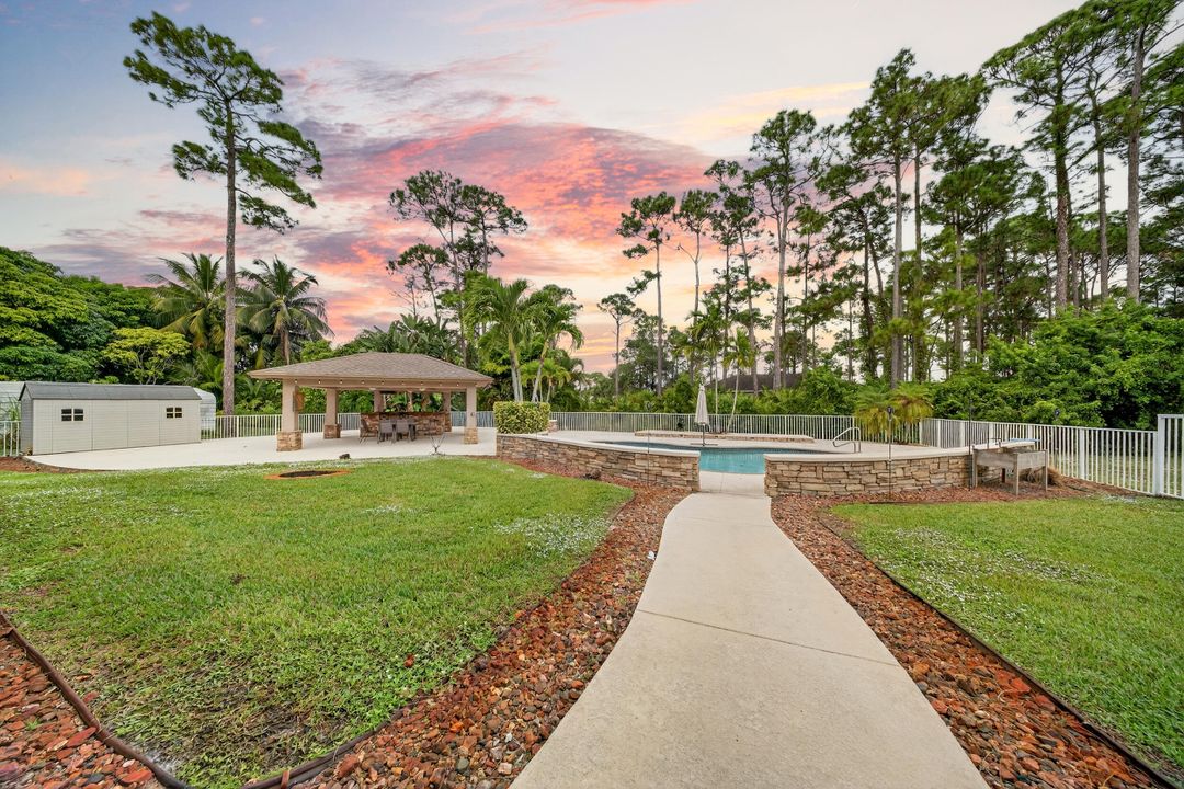 For Sale: $950,000 (4 beds, 3 baths, 3086 Square Feet)