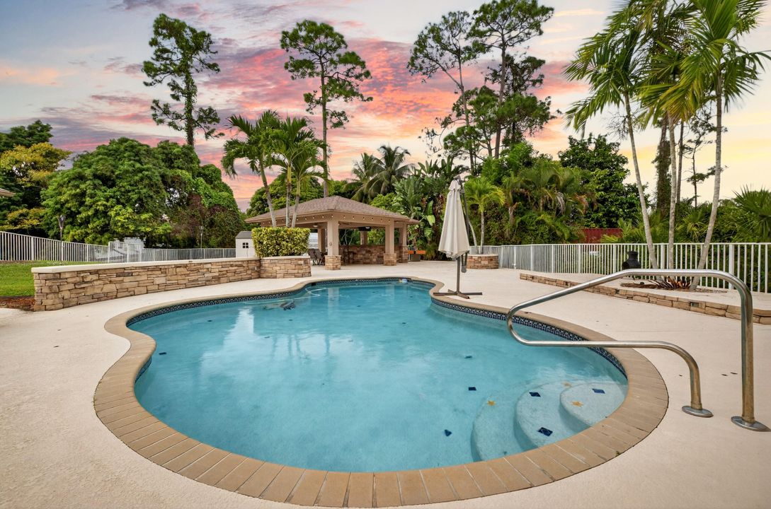 For Sale: $950,000 (4 beds, 3 baths, 3086 Square Feet)