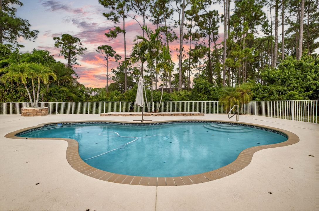 For Sale: $950,000 (4 beds, 3 baths, 3086 Square Feet)