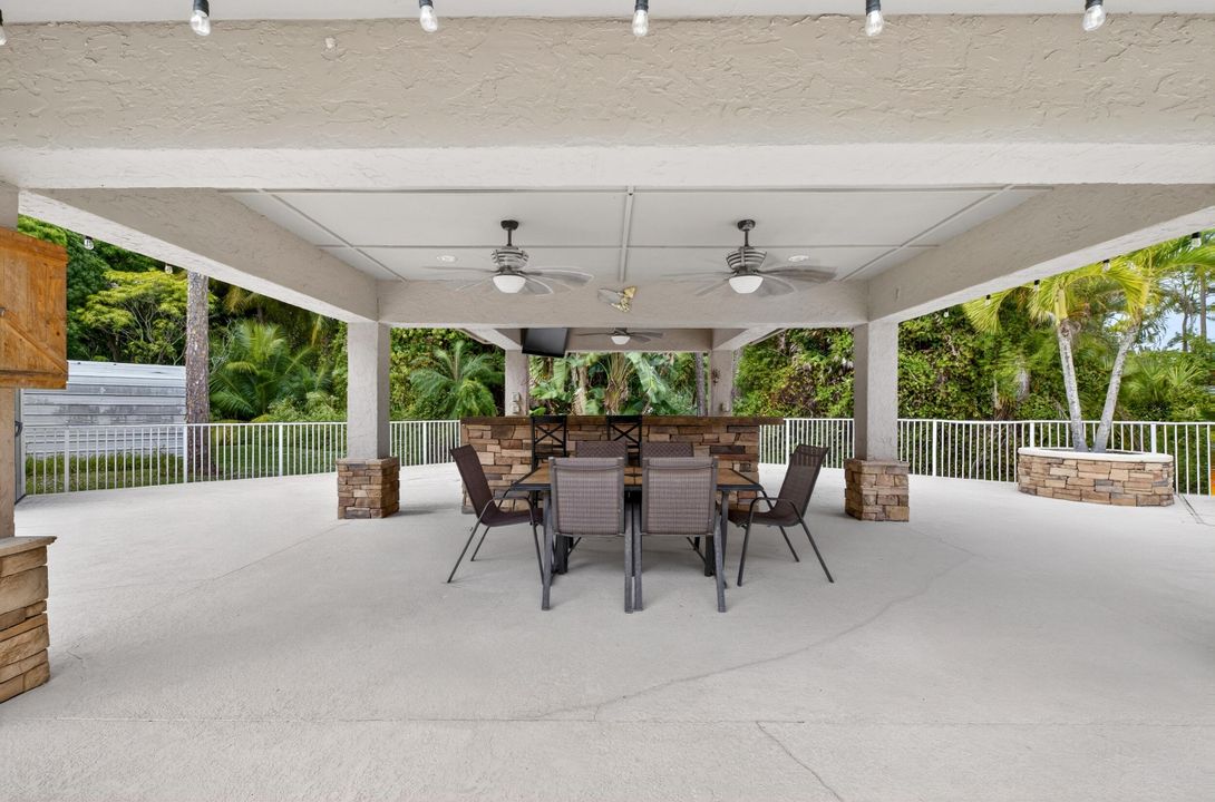 For Sale: $950,000 (4 beds, 3 baths, 3086 Square Feet)