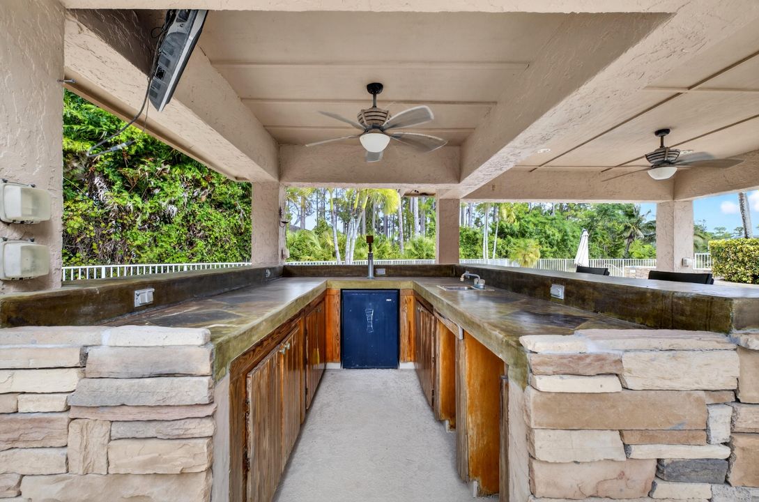 For Sale: $950,000 (4 beds, 3 baths, 3086 Square Feet)