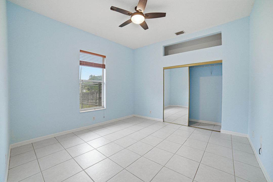 Под контрактом: $740,000 (4 спален, 3 ванн, 2840 Квадратных фут)