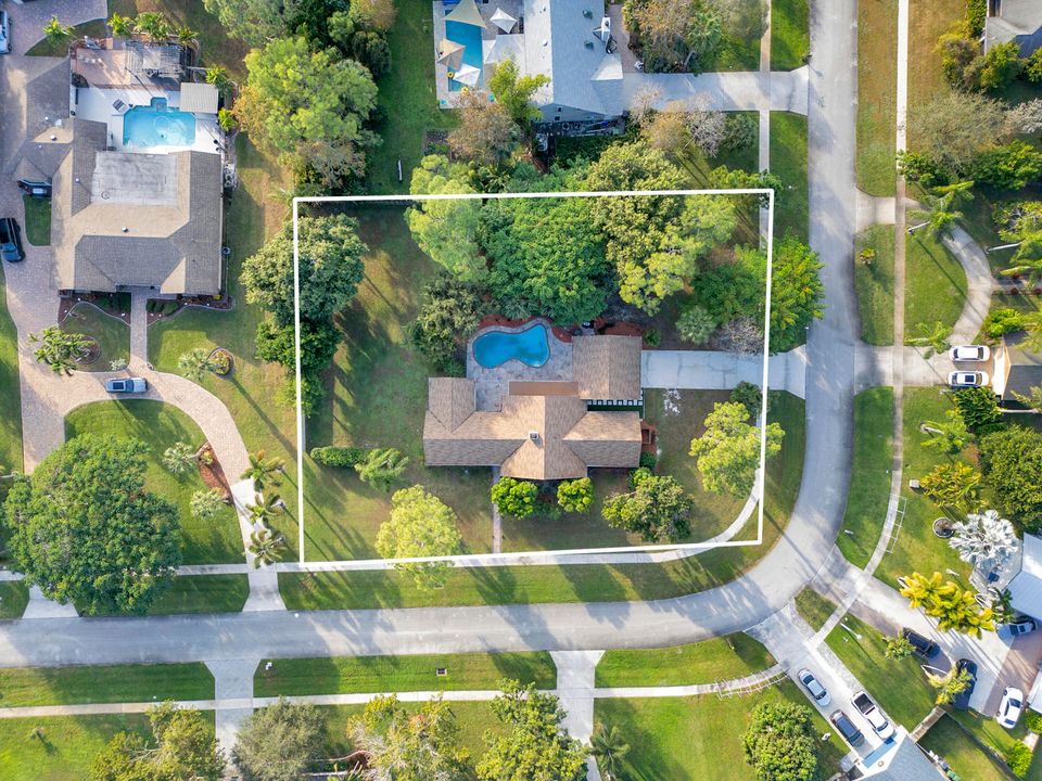 En Venta: $925,000 (3 camas, 2 baños, 1938 Pies cuadrados)