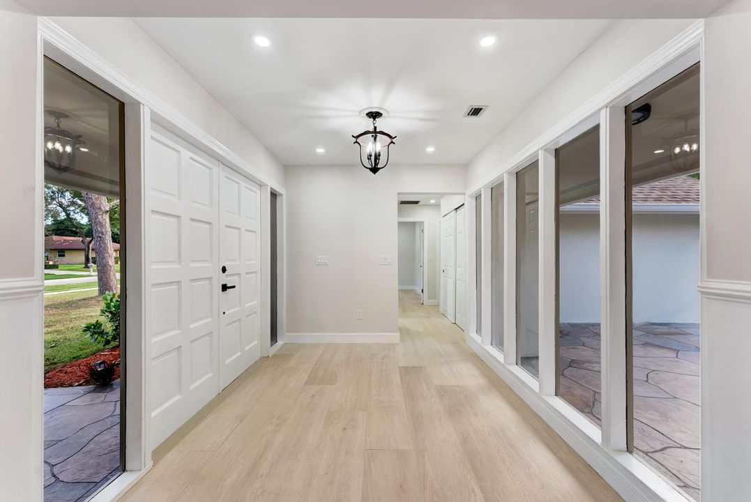 En Venta: $925,000 (3 camas, 2 baños, 1938 Pies cuadrados)