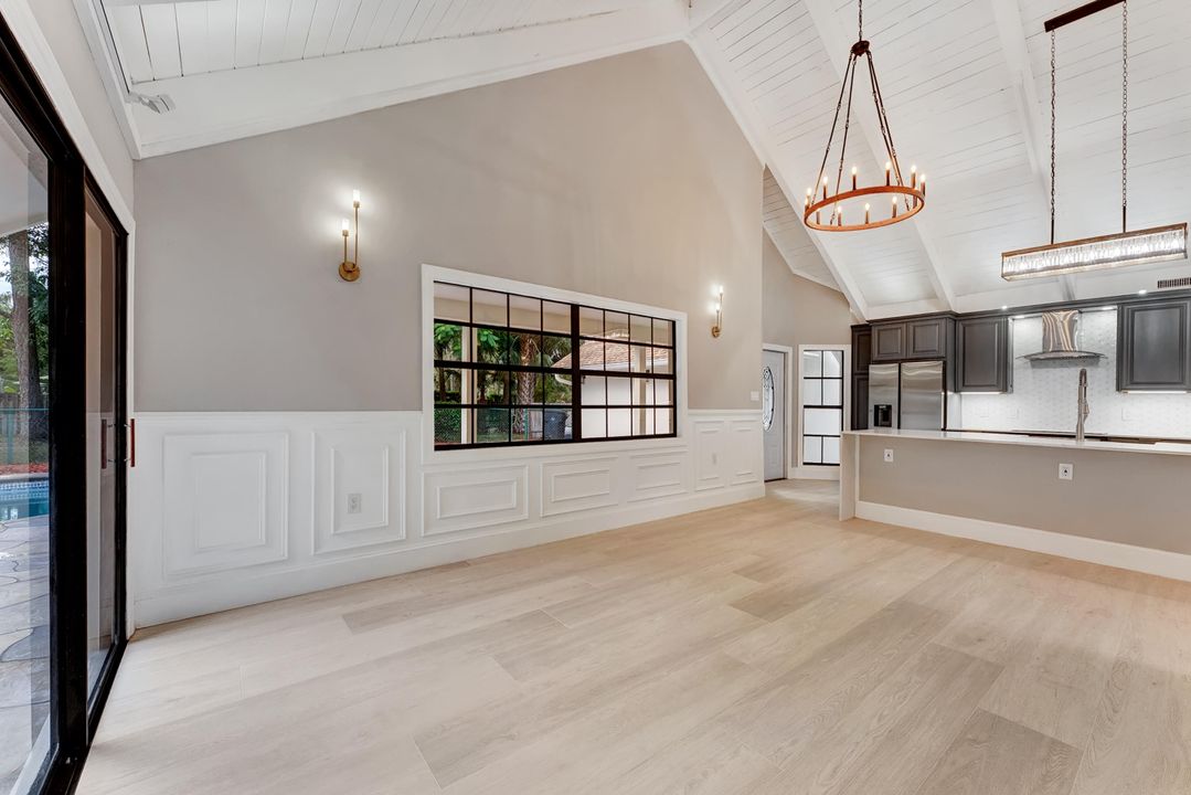 En Venta: $925,000 (3 camas, 2 baños, 1938 Pies cuadrados)