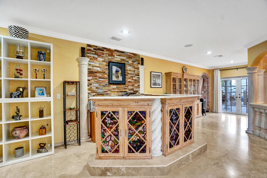 For Rent: $30,000 (6 beds, 5 baths, 6100 Square Feet)