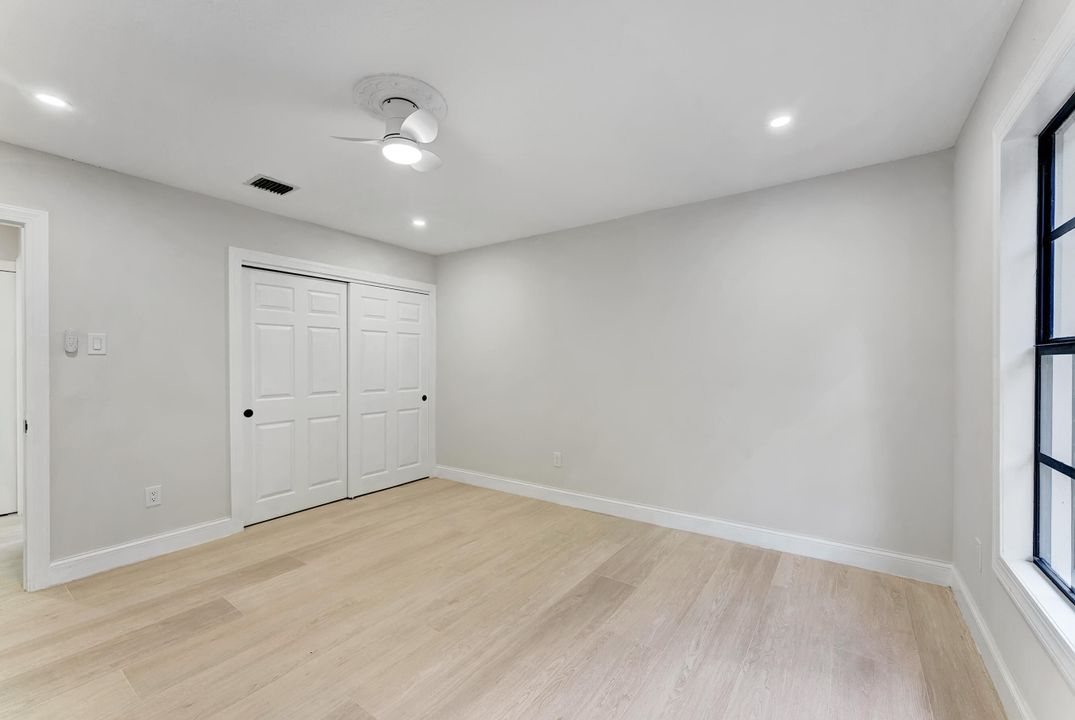 En Venta: $925,000 (3 camas, 2 baños, 1938 Pies cuadrados)