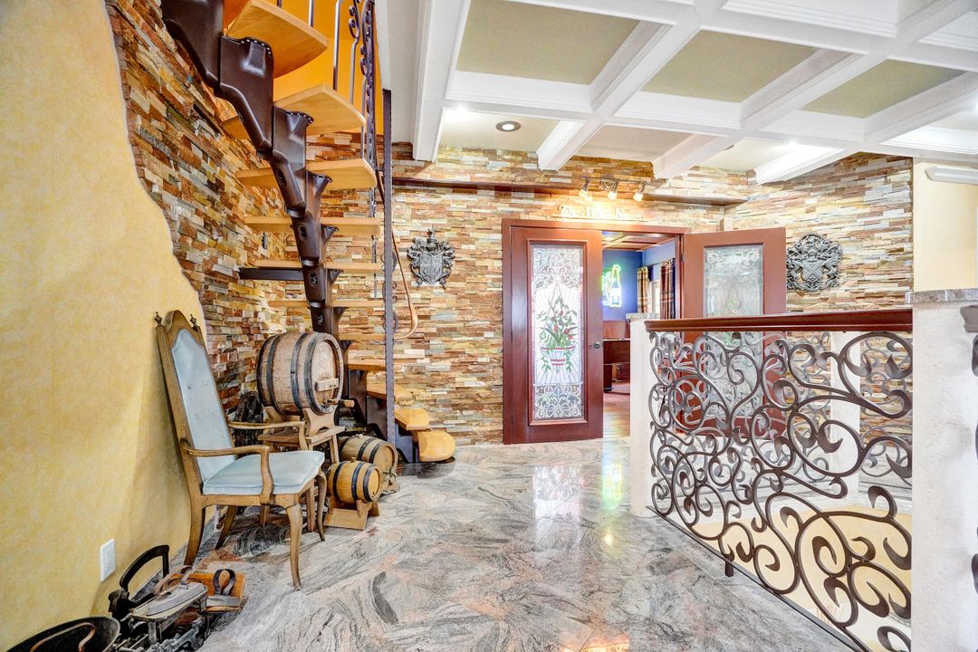 For Rent: $30,000 (6 beds, 5 baths, 6100 Square Feet)