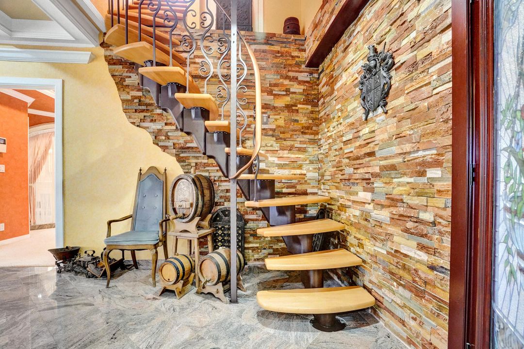 For Rent: $30,000 (6 beds, 5 baths, 6100 Square Feet)