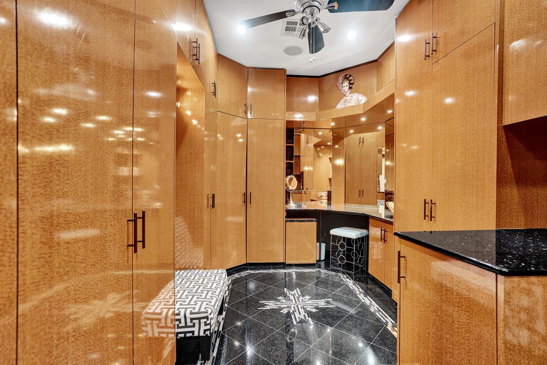 For Rent: $30,000 (6 beds, 5 baths, 6100 Square Feet)