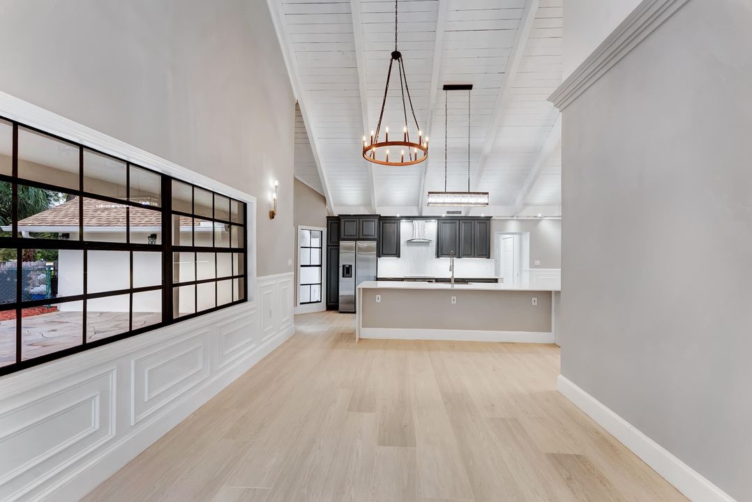 En Venta: $925,000 (3 camas, 2 baños, 1938 Pies cuadrados)