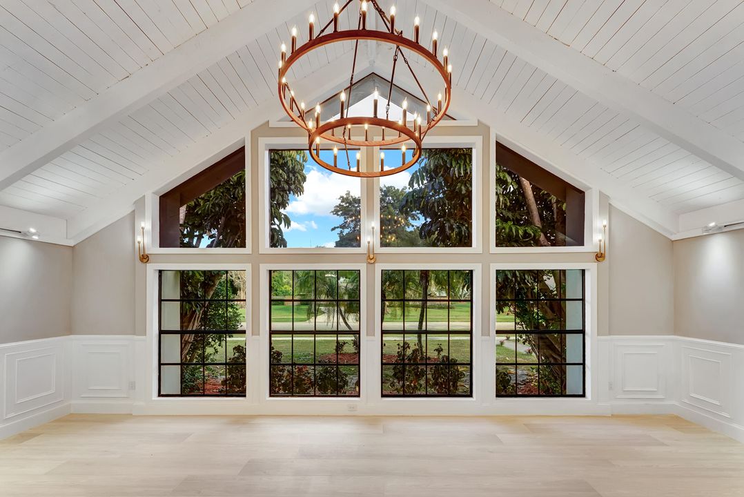 En Venta: $925,000 (3 camas, 2 baños, 1938 Pies cuadrados)