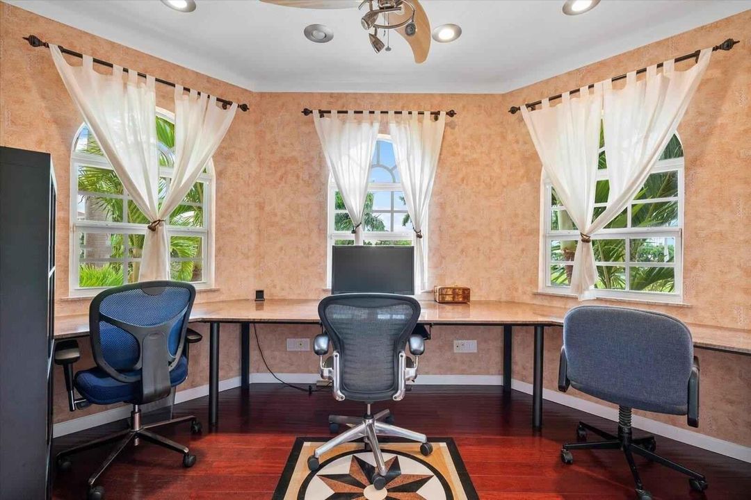 For Rent: $30,000 (6 beds, 5 baths, 6100 Square Feet)