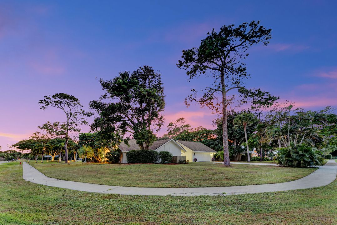 En Venta: $925,000 (3 camas, 2 baños, 1938 Pies cuadrados)