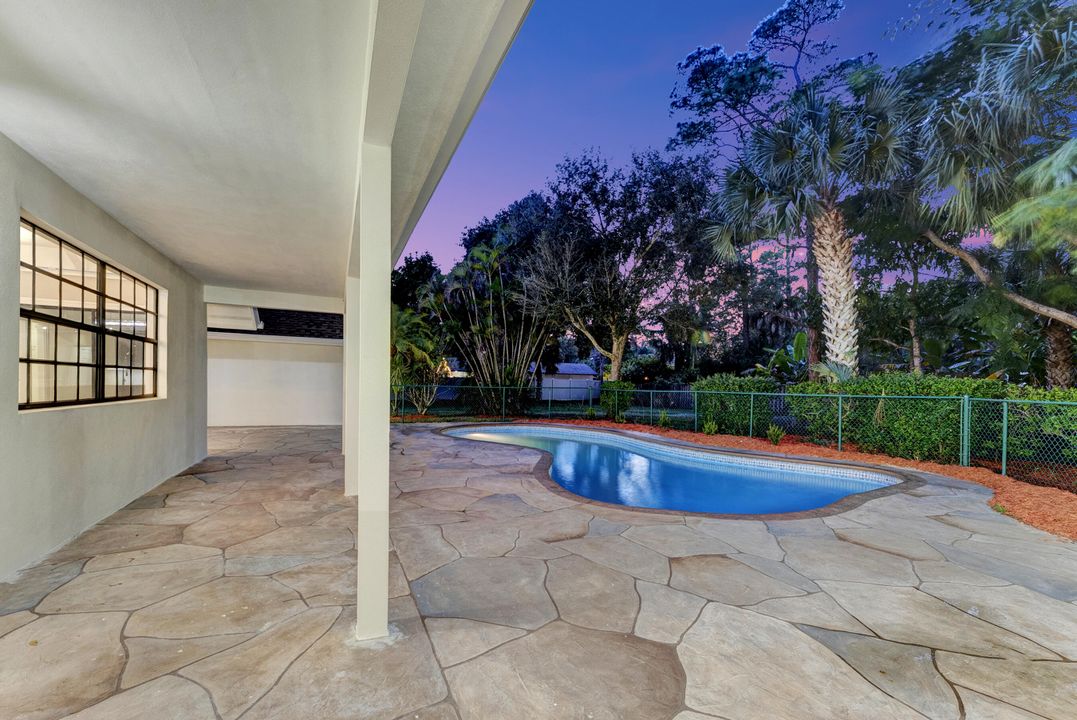 En Venta: $925,000 (3 camas, 2 baños, 1938 Pies cuadrados)