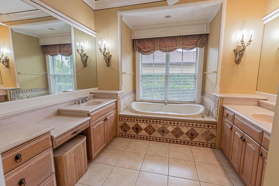 En Venta: $789,888 (4 camas, 3 baños, 3248 Pies cuadrados)