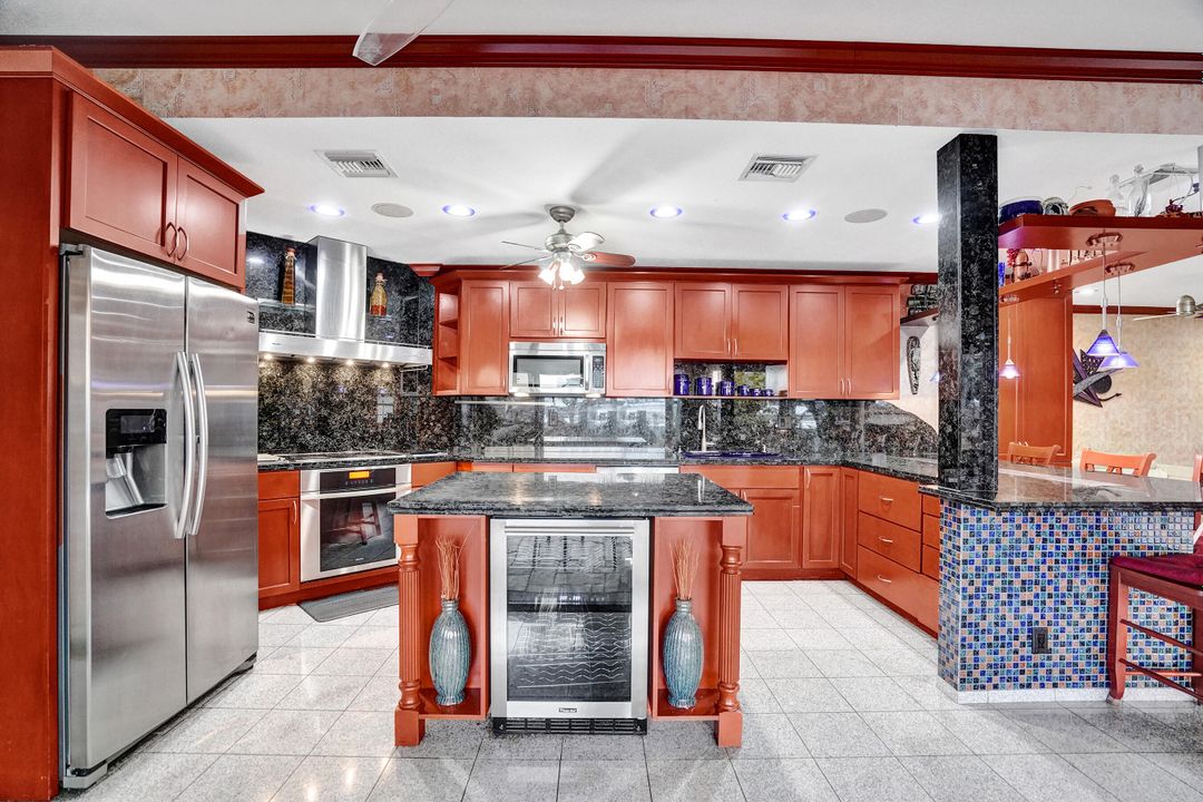 For Rent: $30,000 (6 beds, 5 baths, 6100 Square Feet)