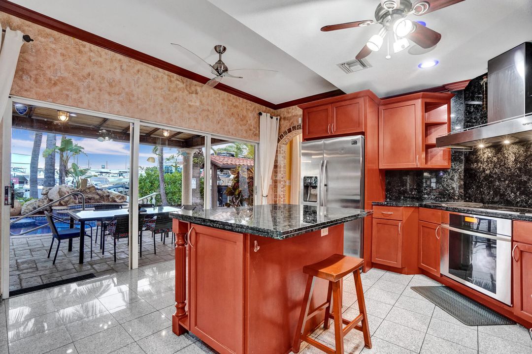 For Rent: $30,000 (6 beds, 5 baths, 6100 Square Feet)