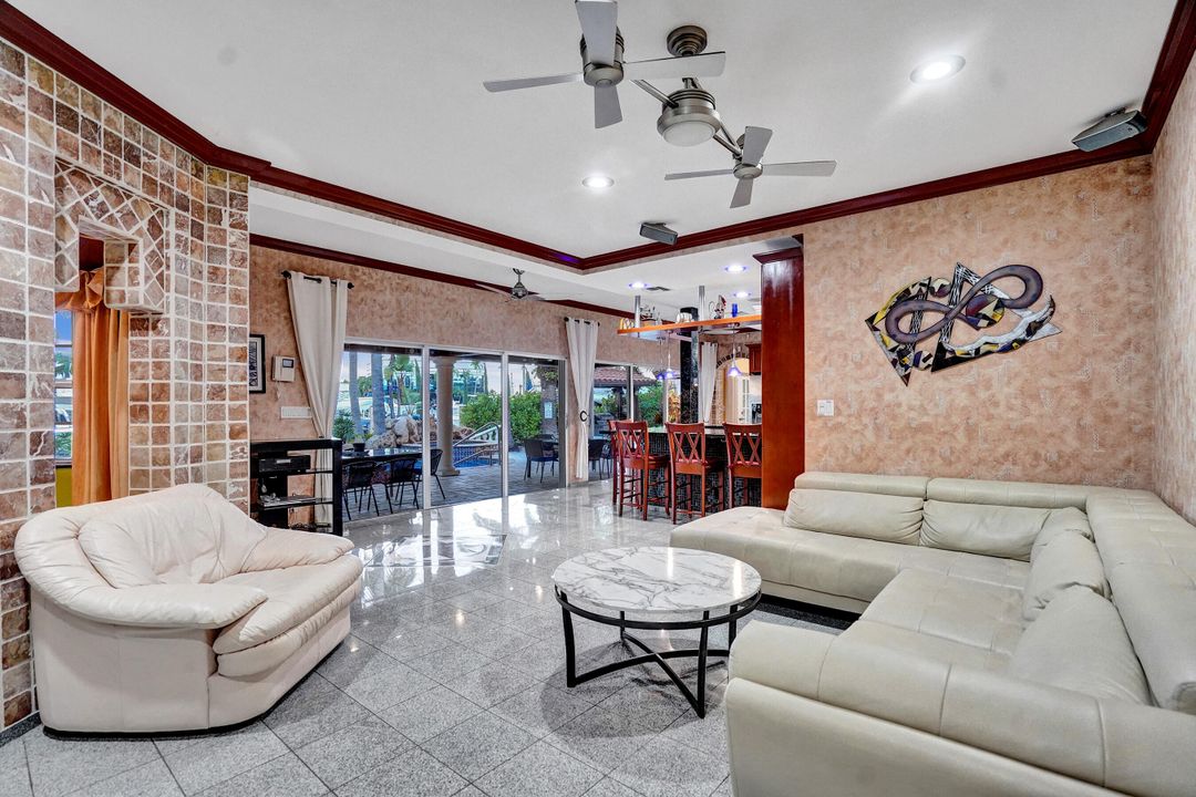 For Rent: $30,000 (6 beds, 5 baths, 6100 Square Feet)