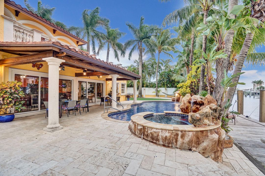 For Rent: $30,000 (6 beds, 5 baths, 6100 Square Feet)