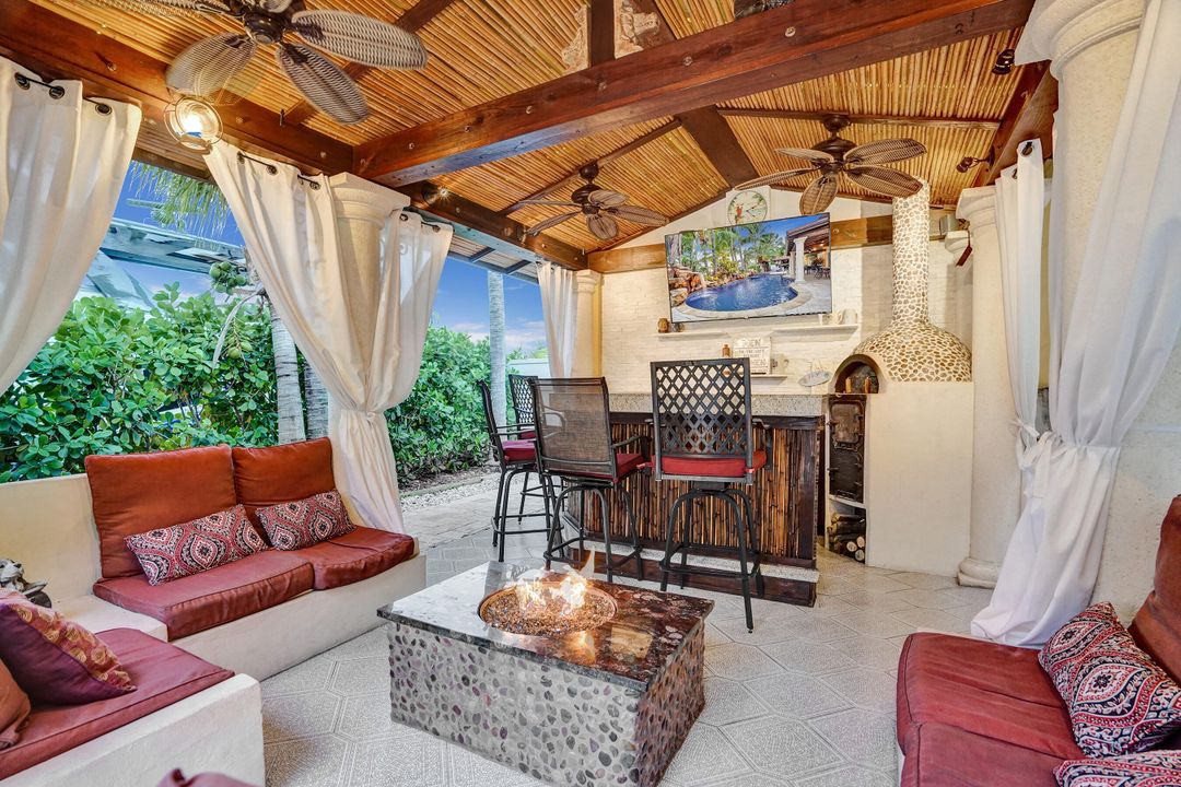 For Rent: $30,000 (6 beds, 5 baths, 6100 Square Feet)