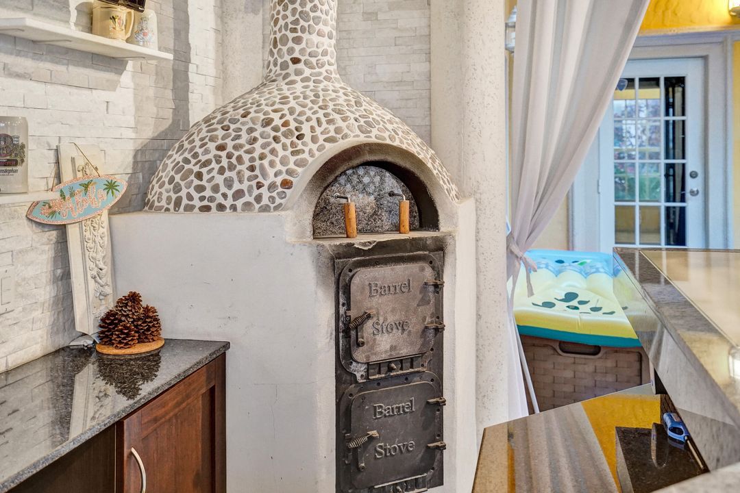 For Rent: $30,000 (6 beds, 5 baths, 6100 Square Feet)