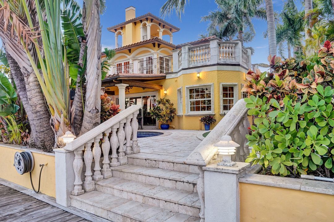 For Rent: $30,000 (6 beds, 5 baths, 6100 Square Feet)