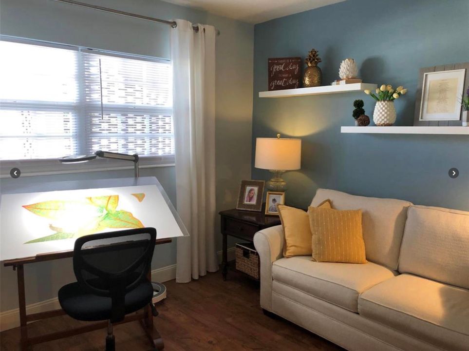 For Sale: $159,500 (2 beds, 2 baths, 940 Square Feet)