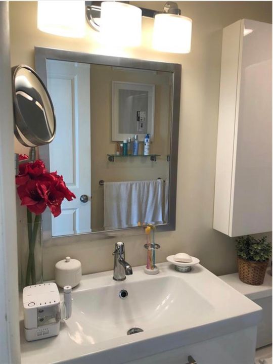 For Sale: $159,500 (2 beds, 2 baths, 940 Square Feet)