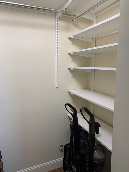 For Sale: $159,500 (2 beds, 2 baths, 940 Square Feet)