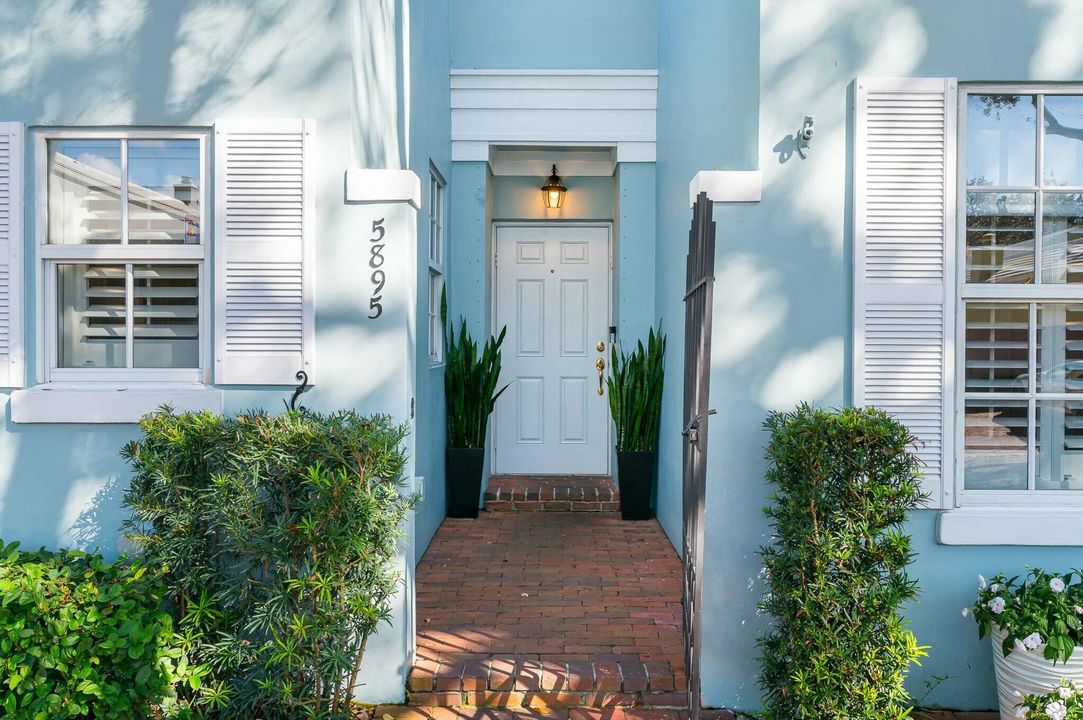 For Sale: $599,000 (4 beds, 3 baths, 1979 Square Feet)