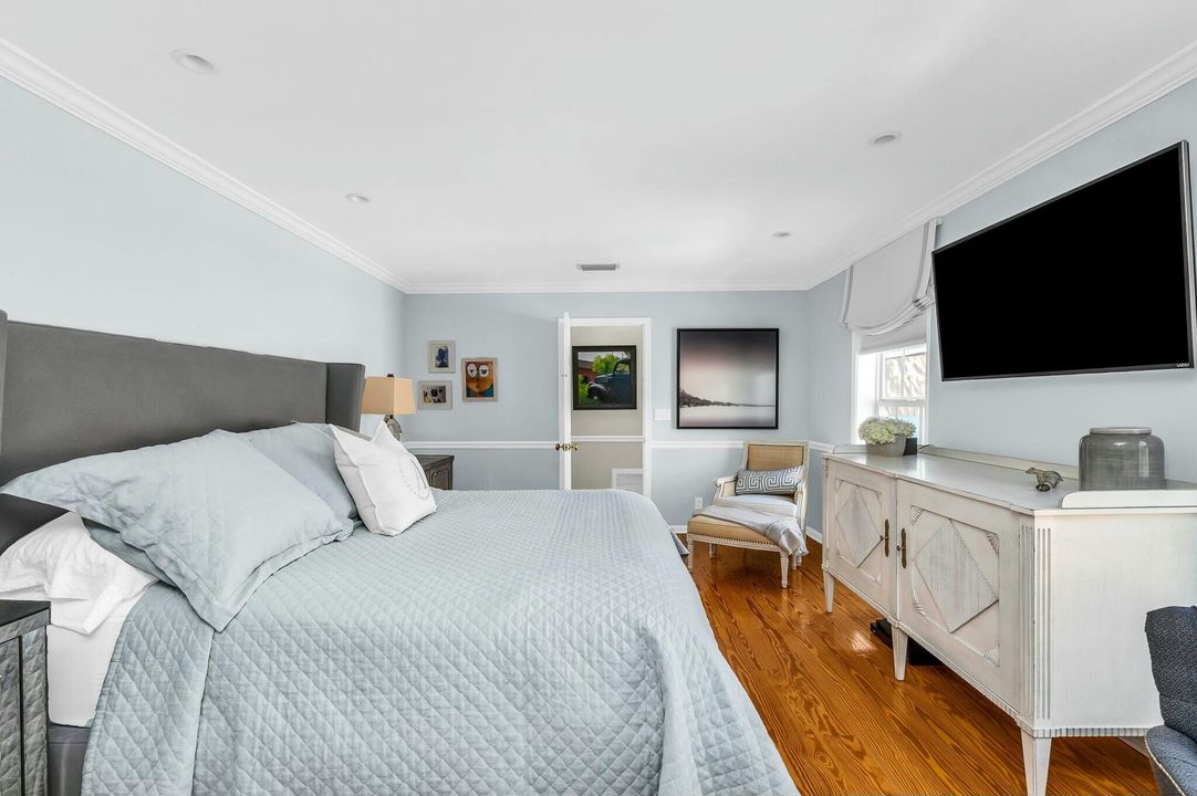 For Sale: $599,000 (4 beds, 3 baths, 1979 Square Feet)