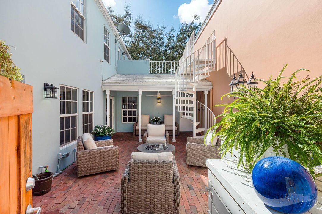 For Sale: $599,000 (4 beds, 3 baths, 1979 Square Feet)