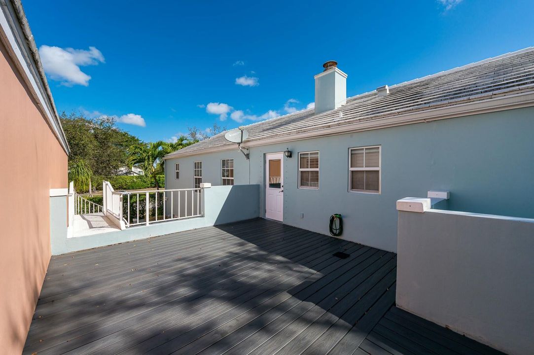 For Sale: $599,000 (4 beds, 3 baths, 1979 Square Feet)