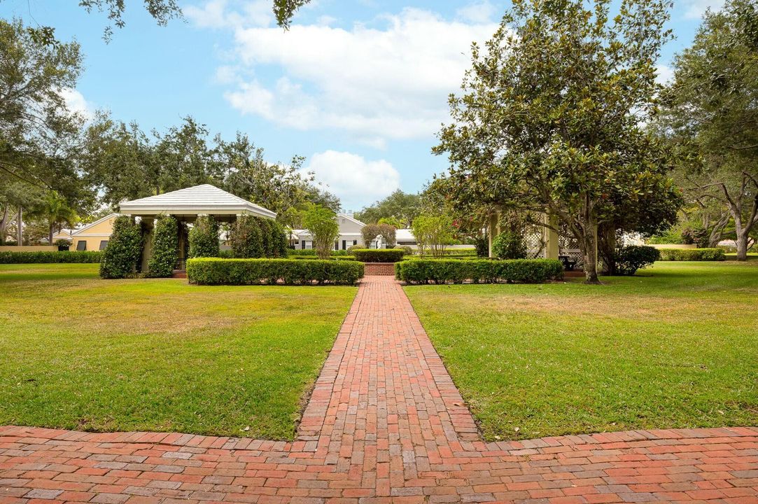 For Sale: $599,000 (4 beds, 3 baths, 1979 Square Feet)