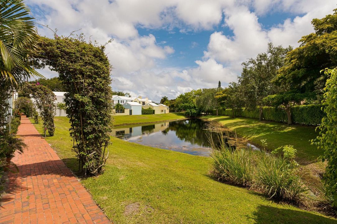 For Sale: $599,000 (4 beds, 3 baths, 1979 Square Feet)