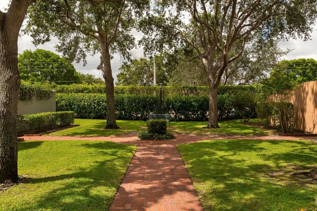 For Sale: $599,000 (4 beds, 3 baths, 1979 Square Feet)