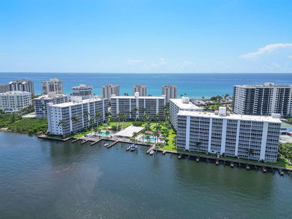 待售: $700,000 (2 贝兹, 2 浴室, 1201 平方英尺)