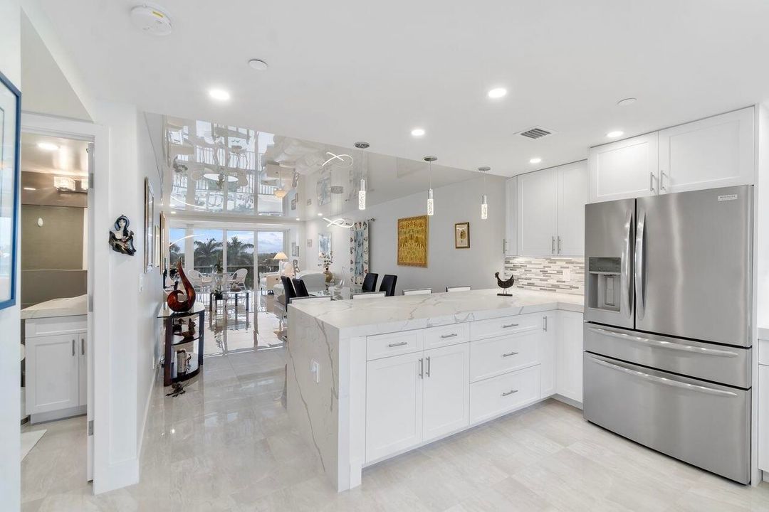 待售: $700,000 (2 贝兹, 2 浴室, 1201 平方英尺)