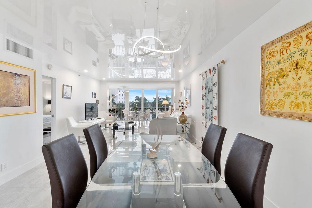 待售: $700,000 (2 贝兹, 2 浴室, 1201 平方英尺)