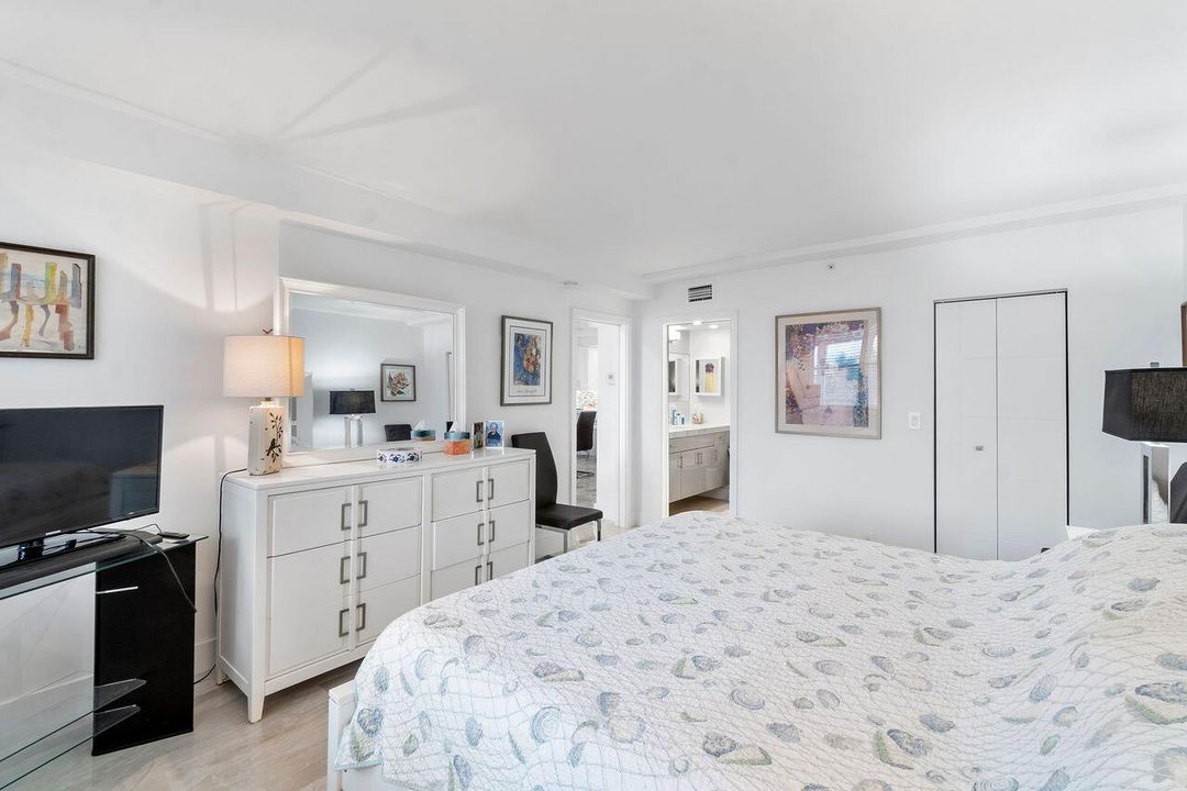 待售: $700,000 (2 贝兹, 2 浴室, 1201 平方英尺)