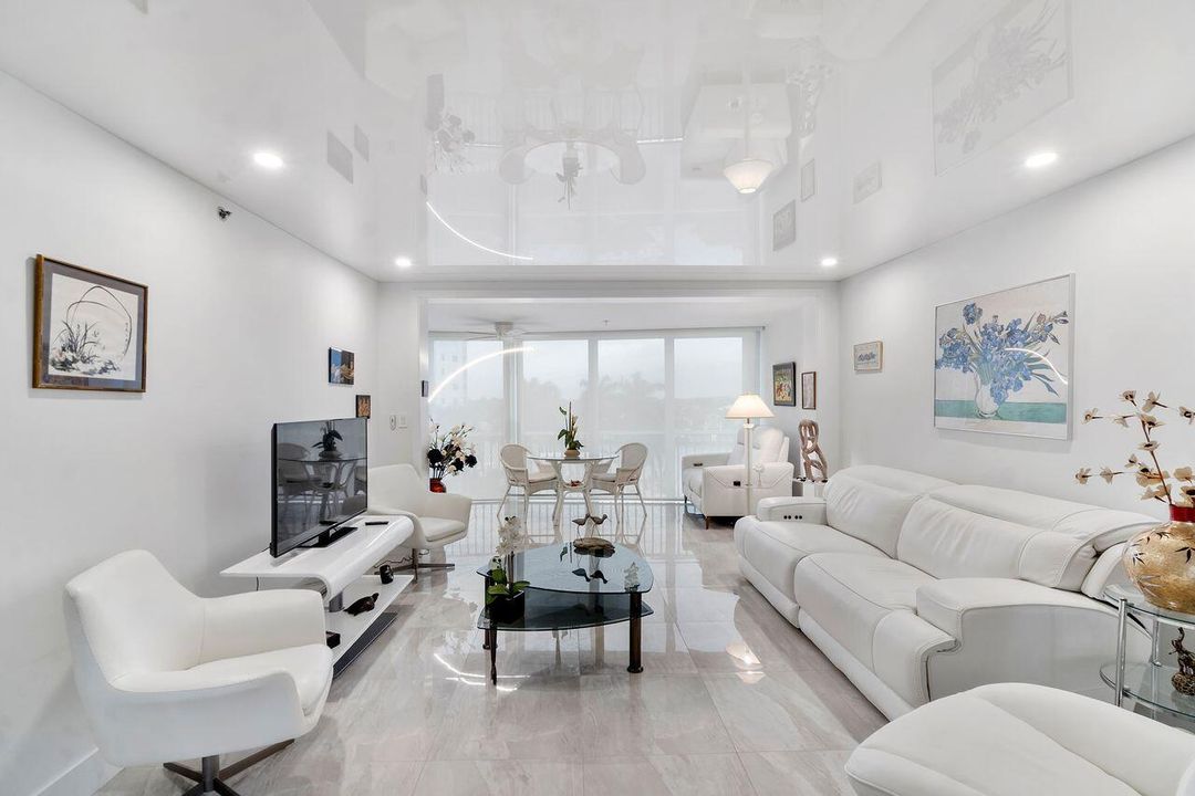 待售: $700,000 (2 贝兹, 2 浴室, 1201 平方英尺)