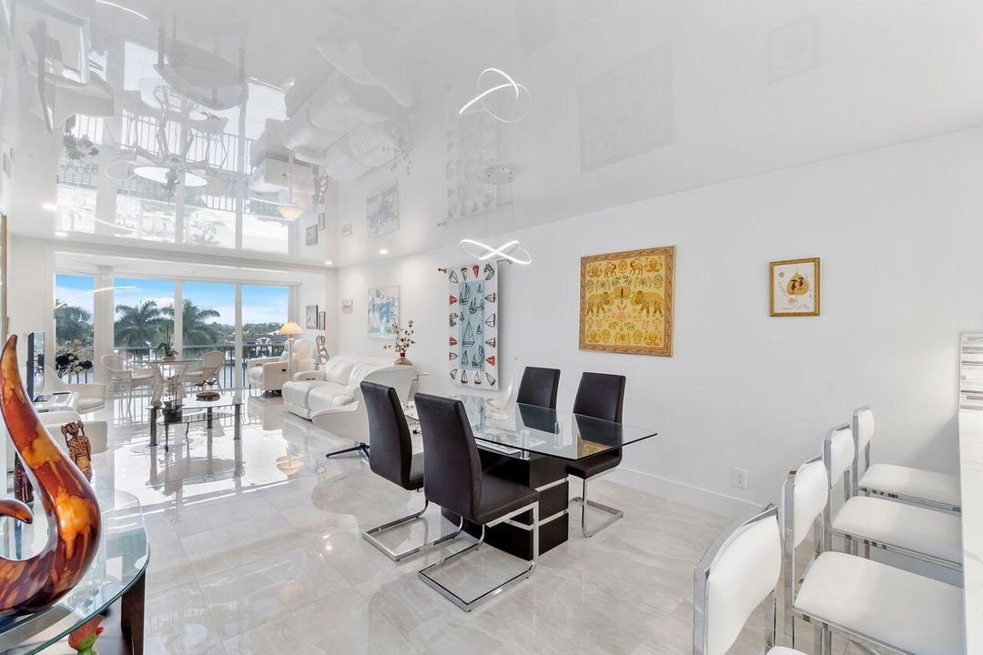 待售: $700,000 (2 贝兹, 2 浴室, 1201 平方英尺)