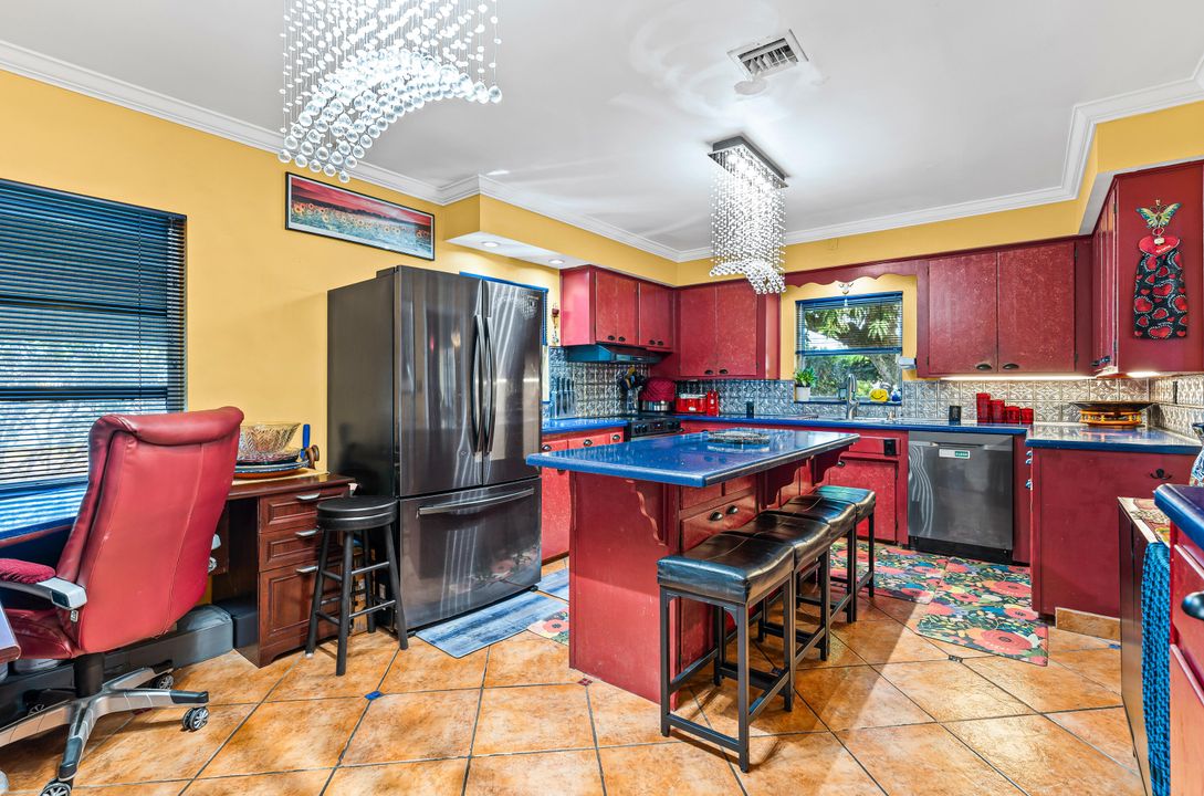 待售: $749,000 (5 贝兹, 3 浴室, 2528 平方英尺)